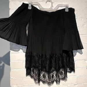 Off shoulder, high-low, Lacey top!